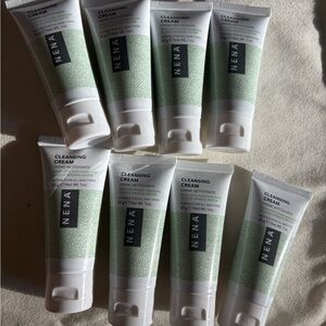 Nena Cleansing Cream(*8)
Size: 30 g/1 oz
Retails: $22 for 3.5 oz
Brand new